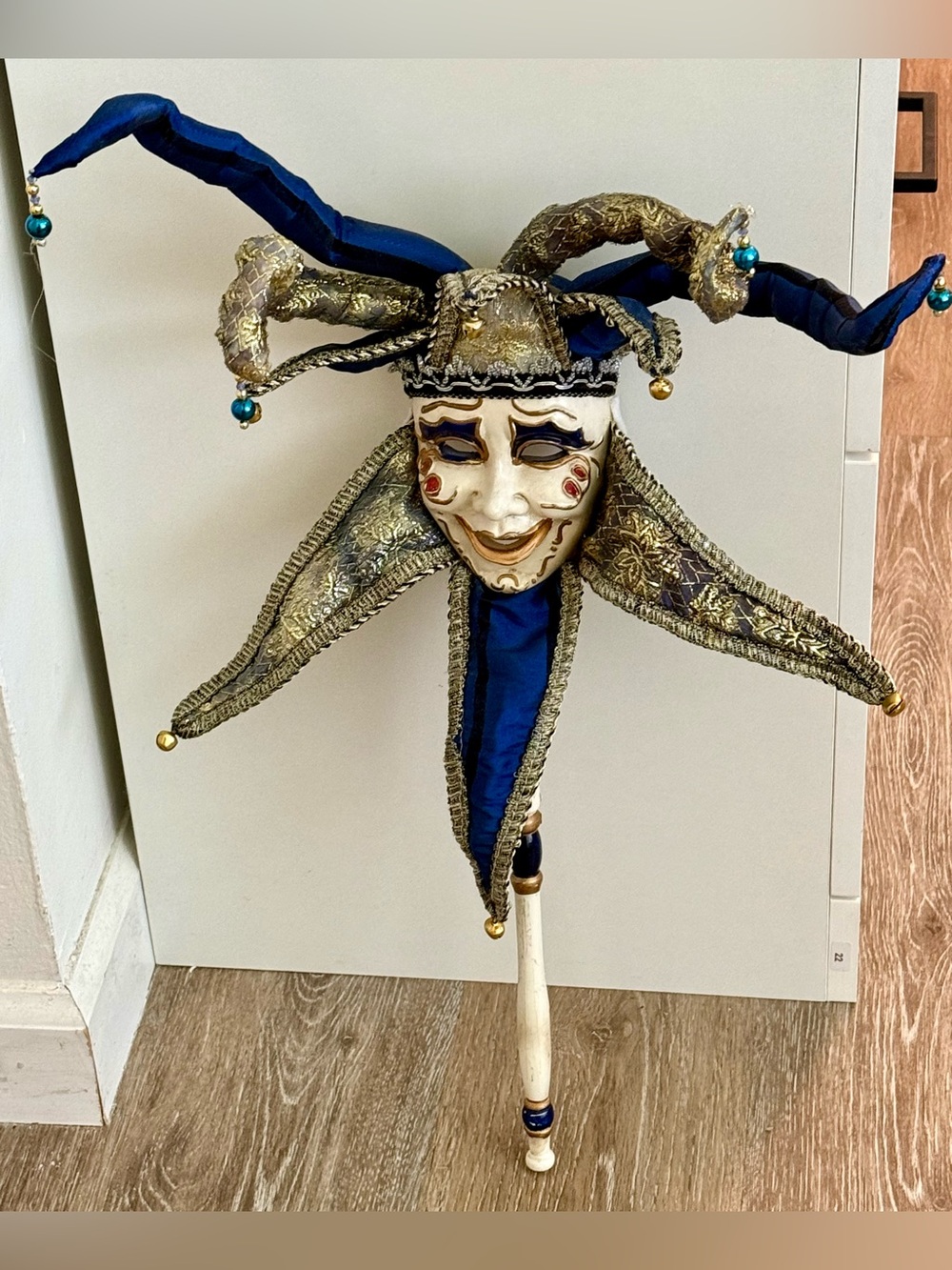 NWT Hand Painted Venetian Jester Stick Mask Mardi Gras Navy Gold 25”